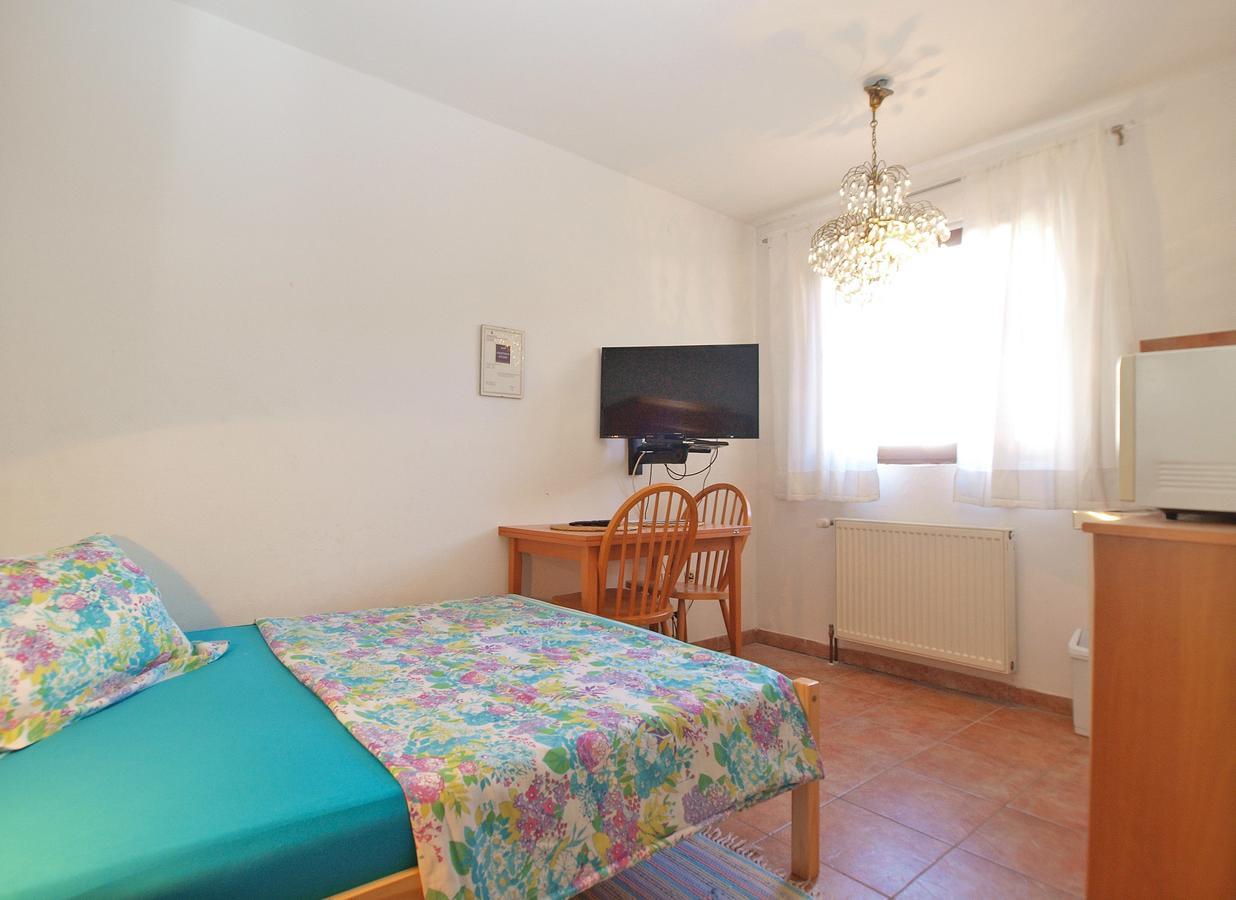 Kada 1571 Apartament Pula
