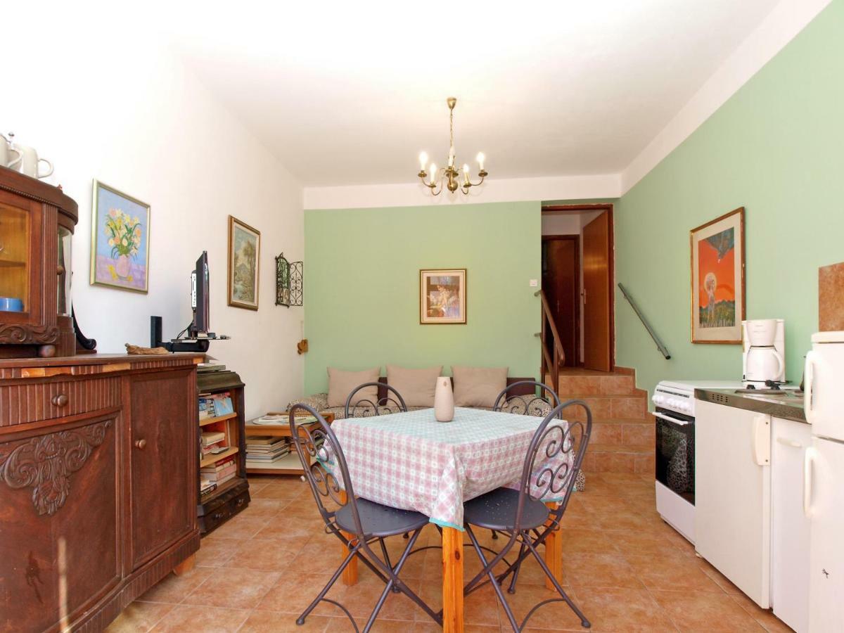 Kada 1571 Apartament Pula